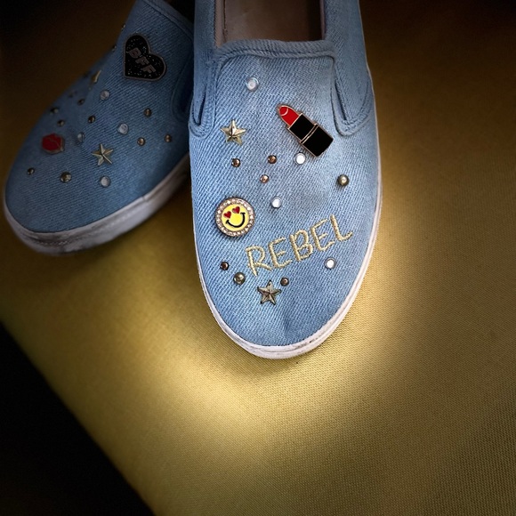 Got charms? 👀 - Picture 4 of 5